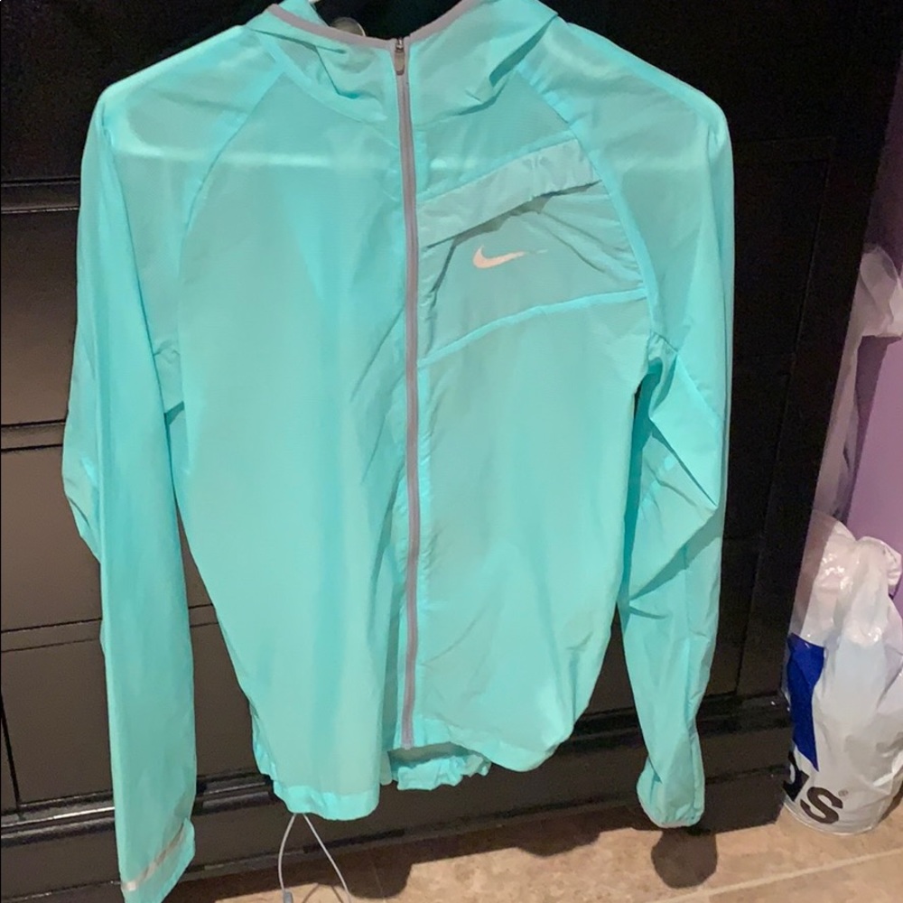Nike windbreaker/nike windrunner